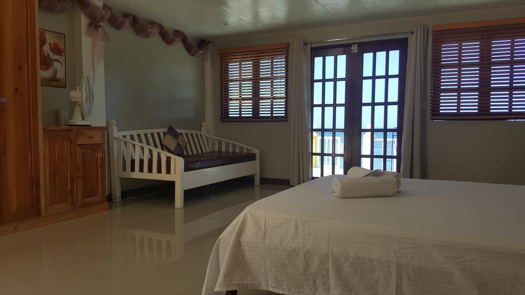 Lanas Beach Resort Romblon Island Bagian luar foto