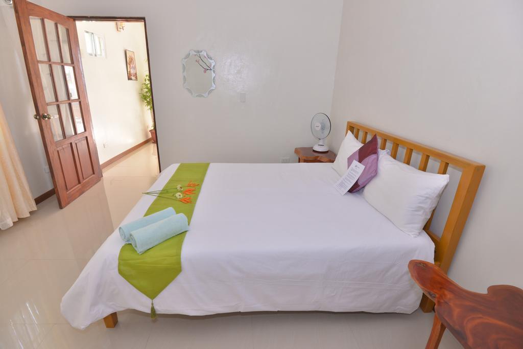 Lanas Beach Resort Romblon Island Ruang foto