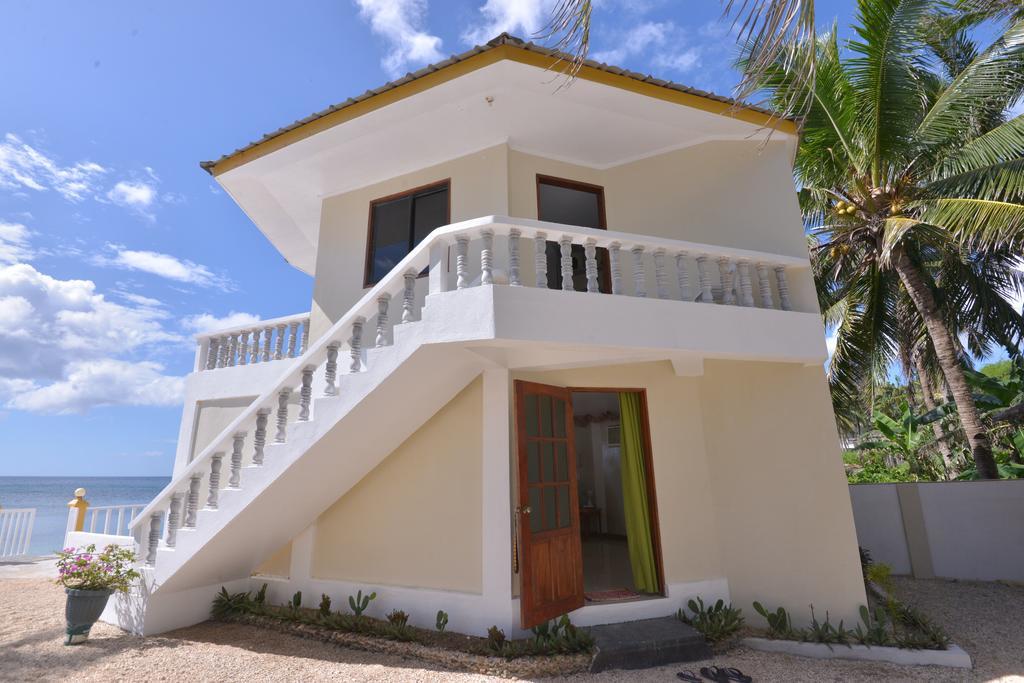 Lanas Beach Resort Romblon Island Bagian luar foto