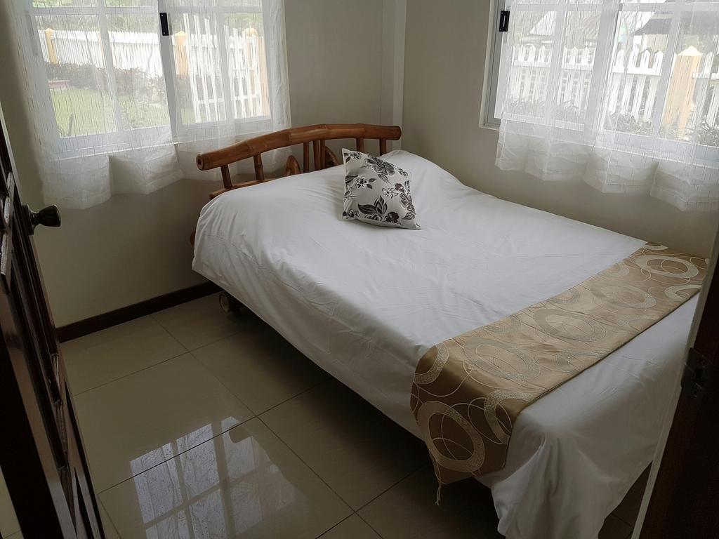 Lanas Beach Resort Romblon Island Ruang foto